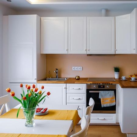 Cozy Apartment In The Downtown Дьор Екстериор снимка