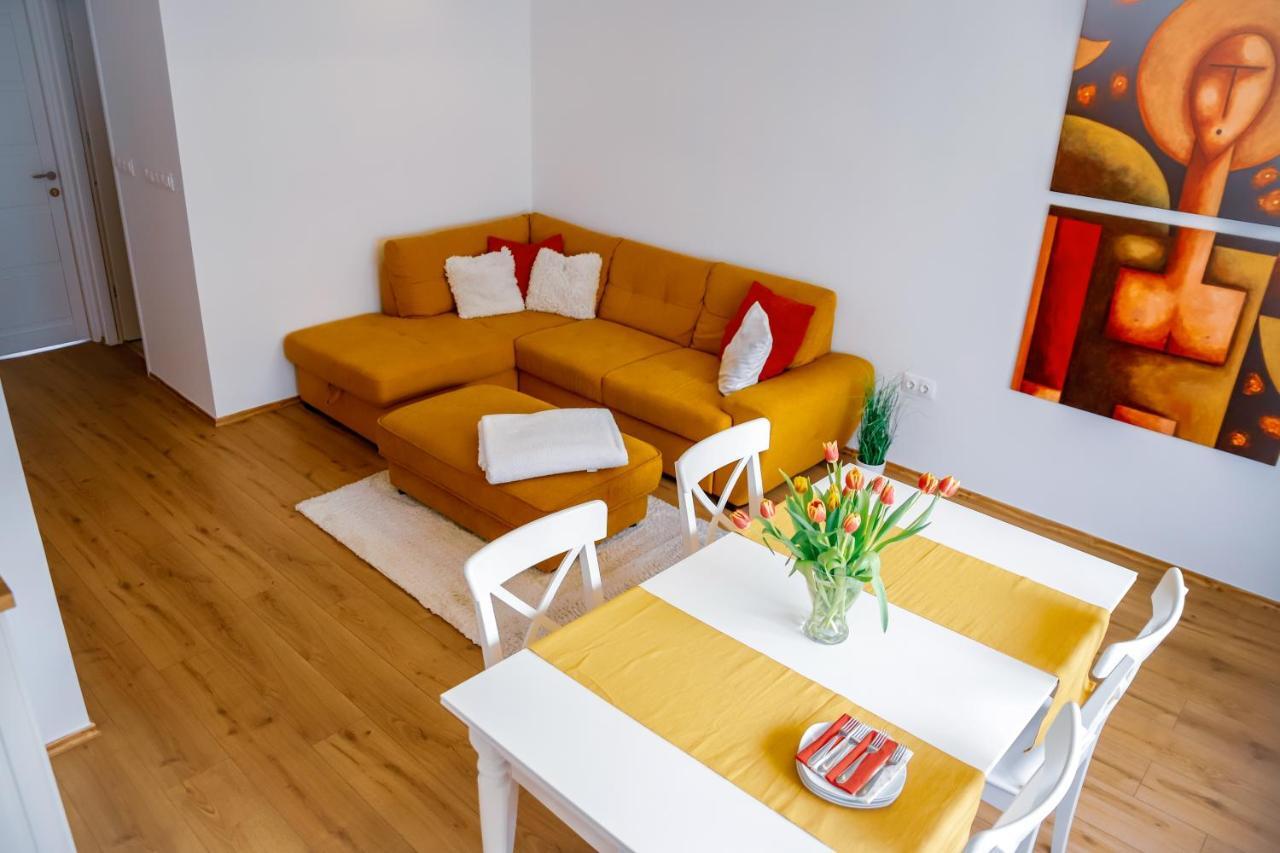 Cozy Apartment In The Downtown Дьор Екстериор снимка